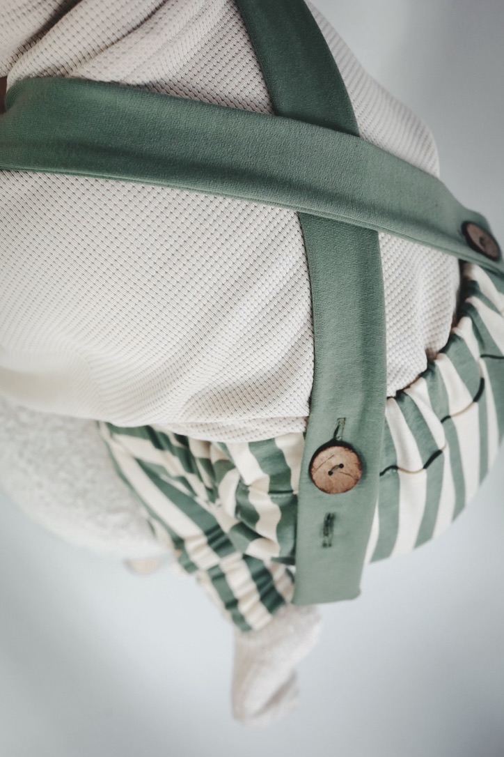 SkiZZierLiniert Latzhose  grün-creme